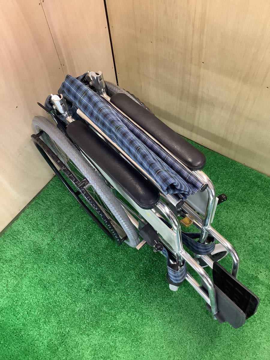 中古品 車椅子№4 自走式 折り畳み式 低床→前座高40㎝ 車イス安全整備士による点検・整備済 動作確認済 ネイビー チェック柄