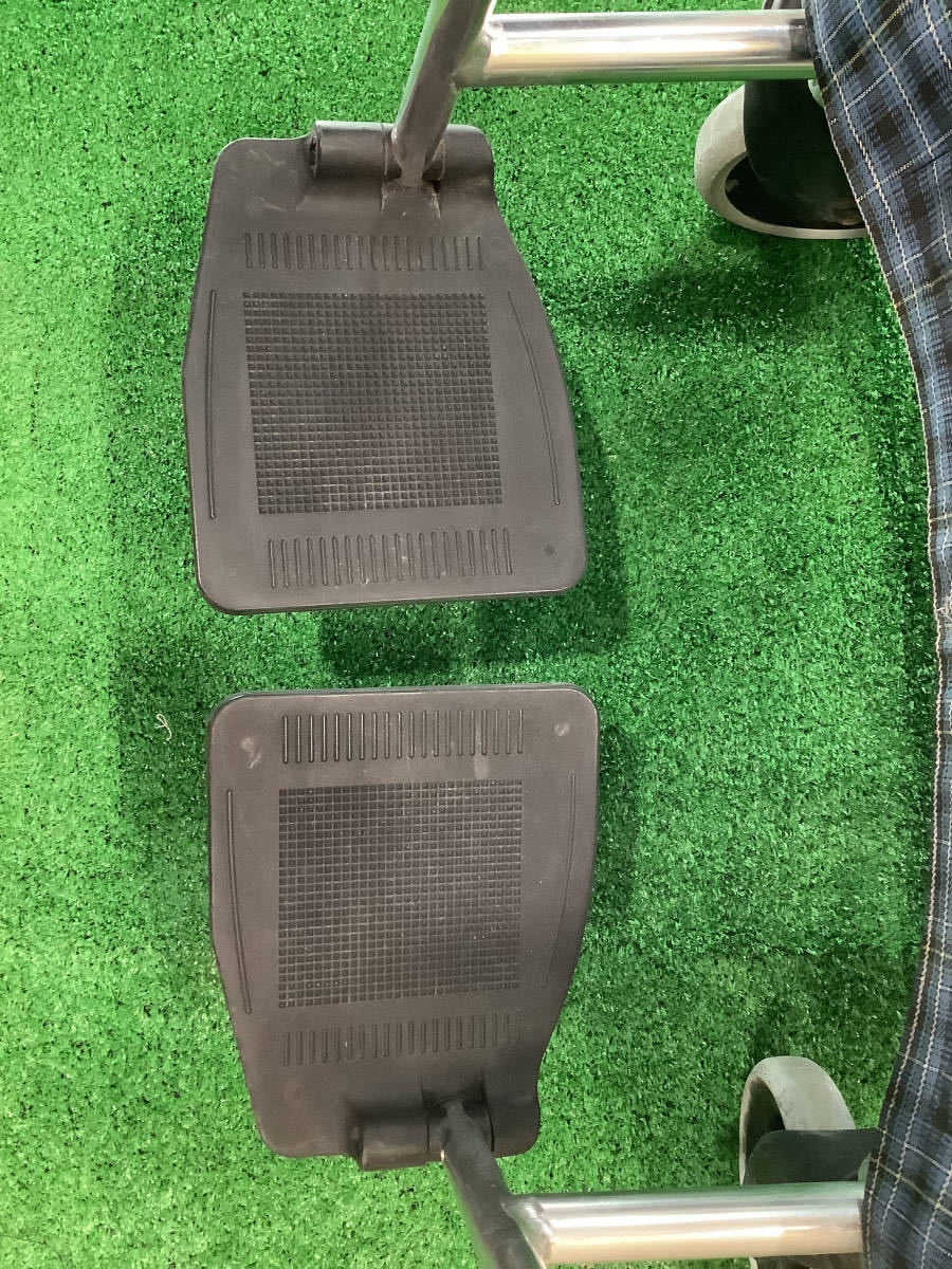 中古品 車椅子№4 自走式 折り畳み式 低床→前座高40㎝ 車イス安全整備士による点検・整備済 動作確認済 ネイビー チェック柄