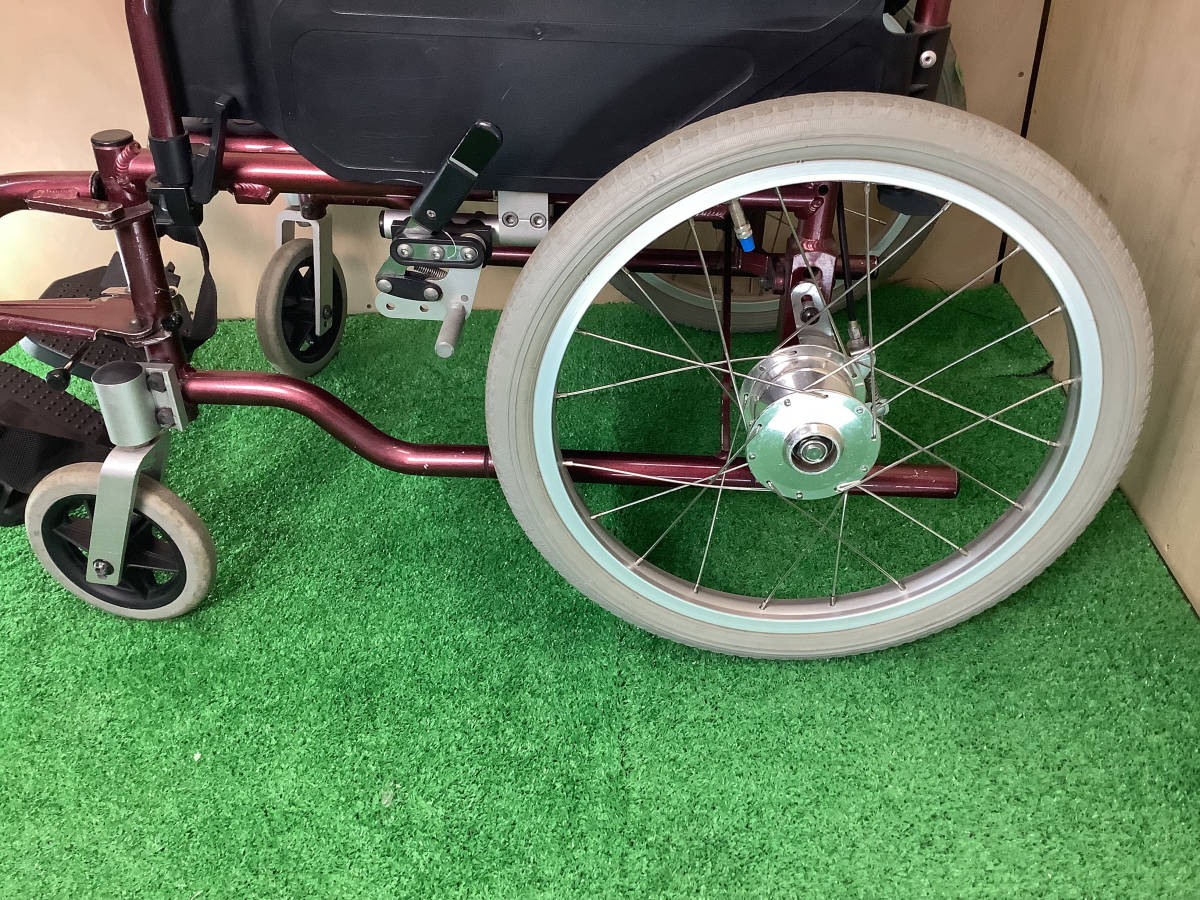 中古品 車椅子№13 自走式 折り畳み式 スイングアウト アーム跳ね上げ ベルト付 車イス安全整備士による点検・整備済 動作確認済